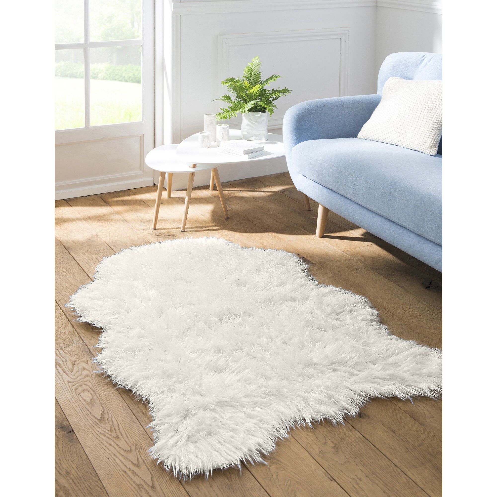 Tapis poils forme peau de bête