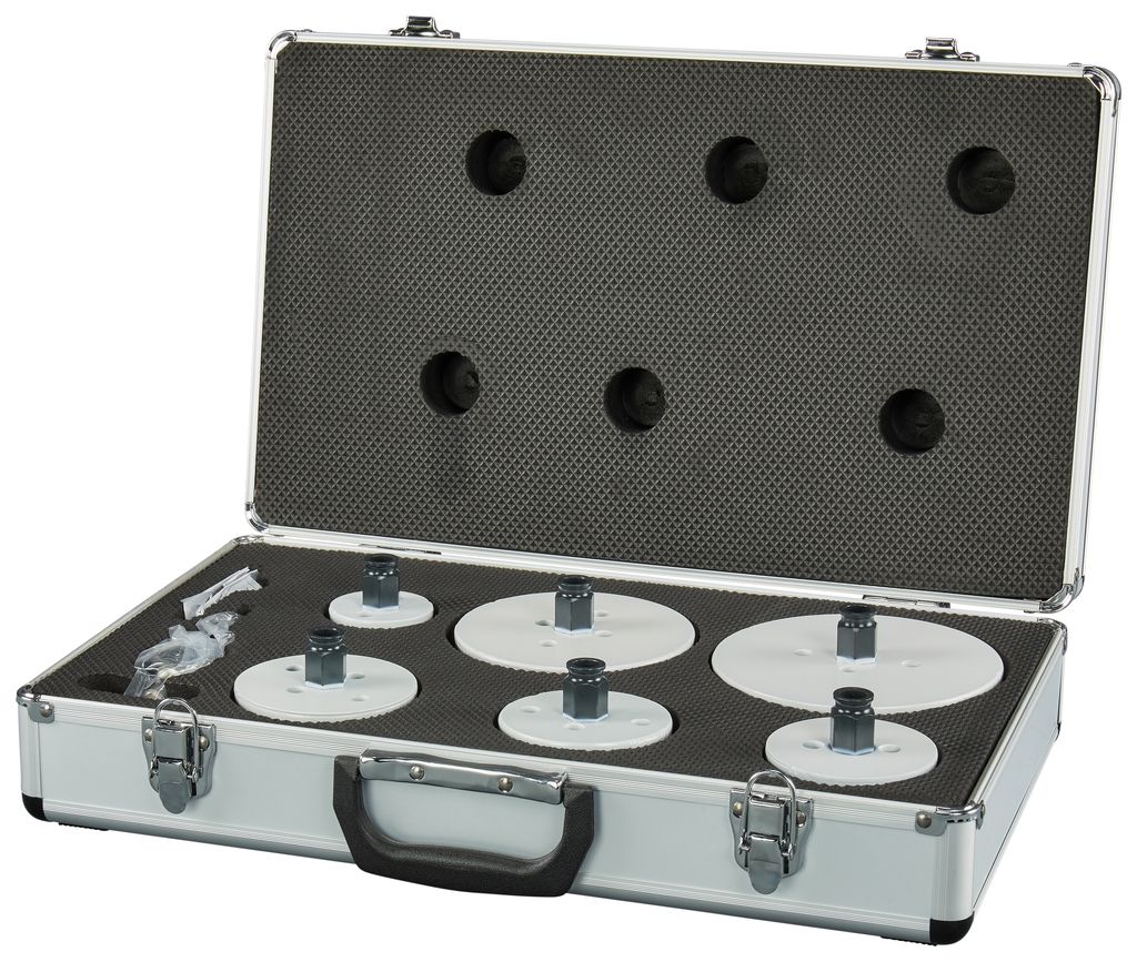 Conjunto de serras copo Makita E-15780 com 8 peças, tamanhos 51, 73, 76, 83, 114 e 133 mm, para madeira/metal, sistema Ezychange, em estojo.