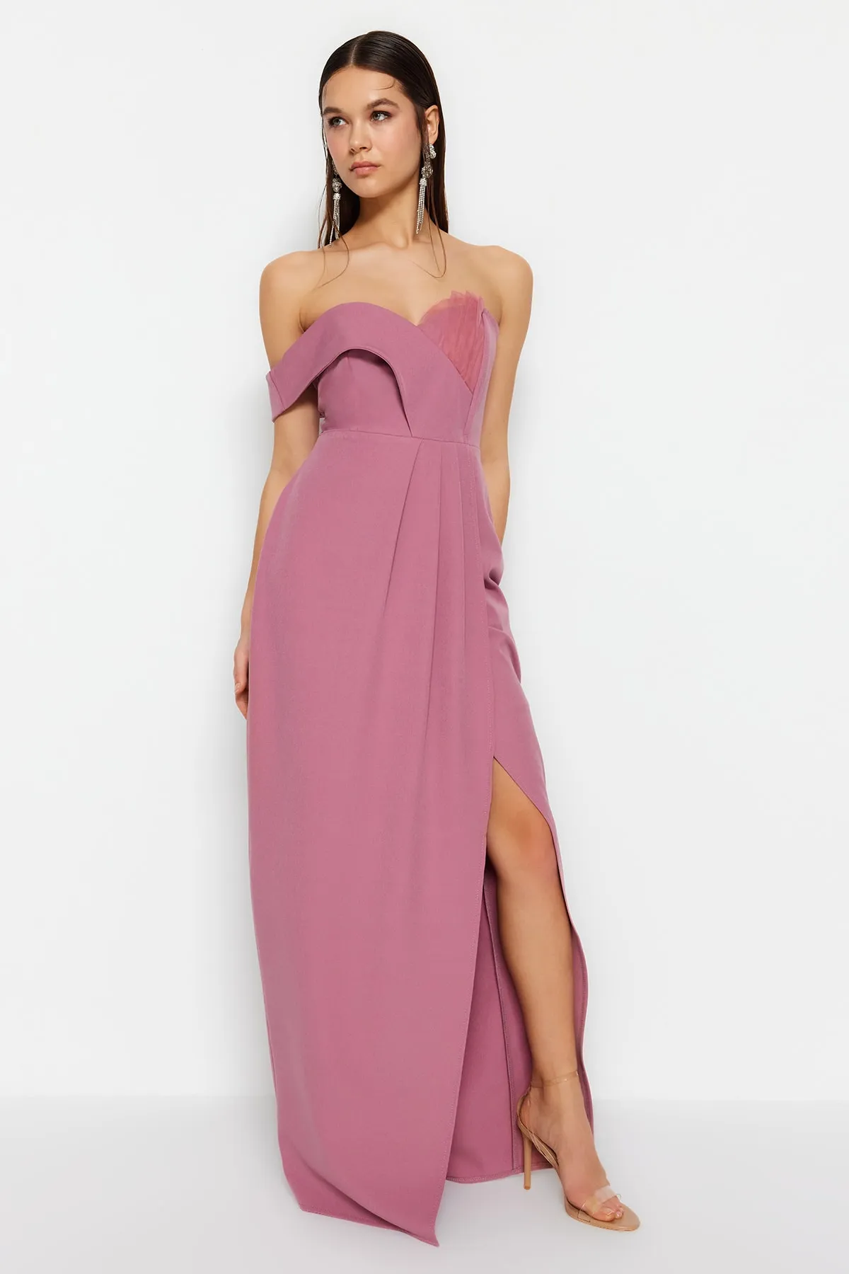 Trendyol Collection  Langes Abendkleid mit gewebtem Futter und getrockneten Rosen TPRSS23AE00236