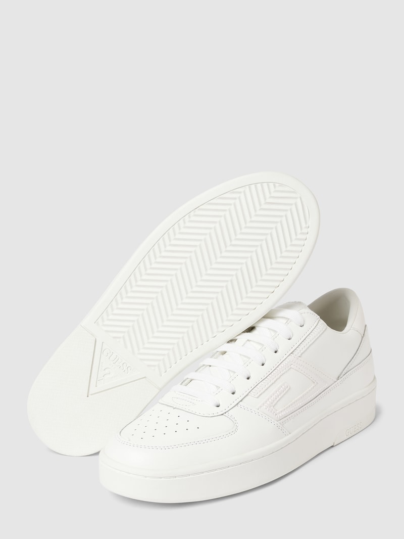 Sneaker mit Schnürverschluss Modell 'SILINA' in weiß