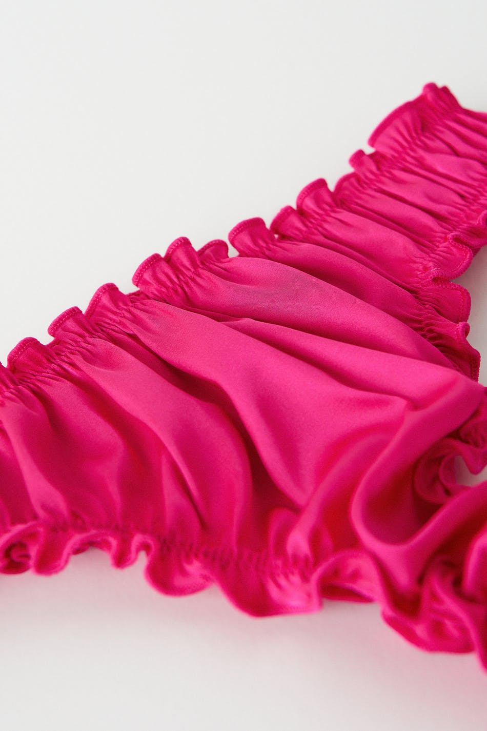 Eva satin string