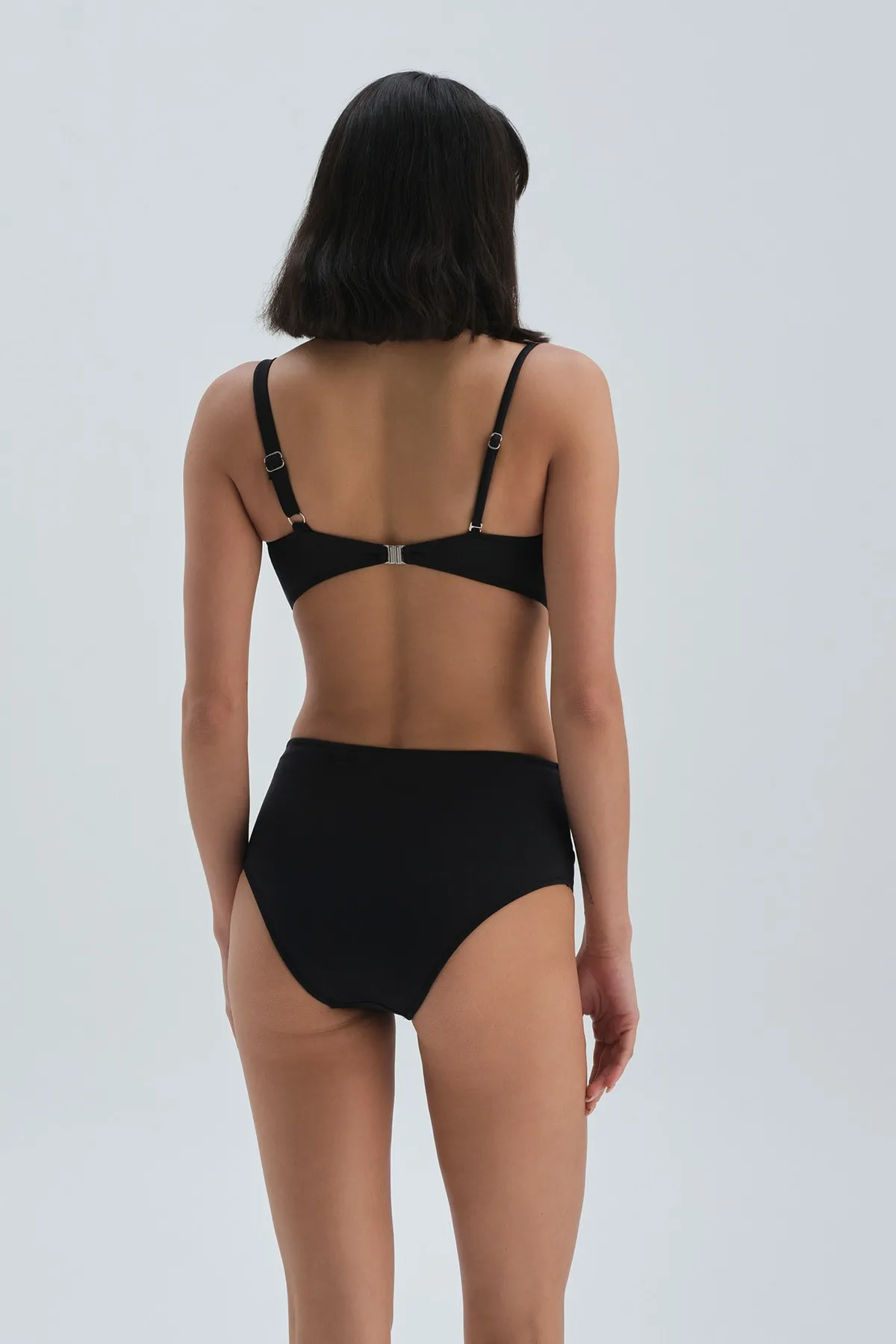 Dagi  Schwarze Bikinihose mit hoher Taille