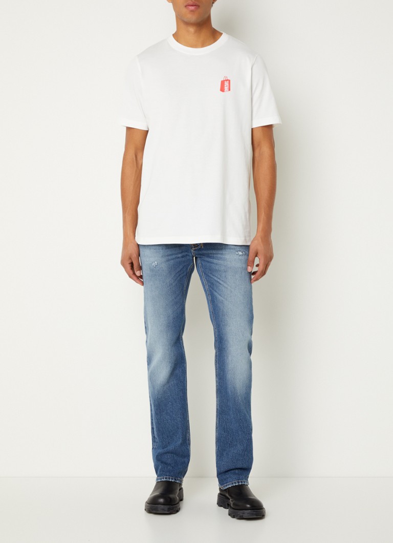 Jeansy Diesel Larkee z 1985 r. o prostym kroju i wykończeniu stonewash