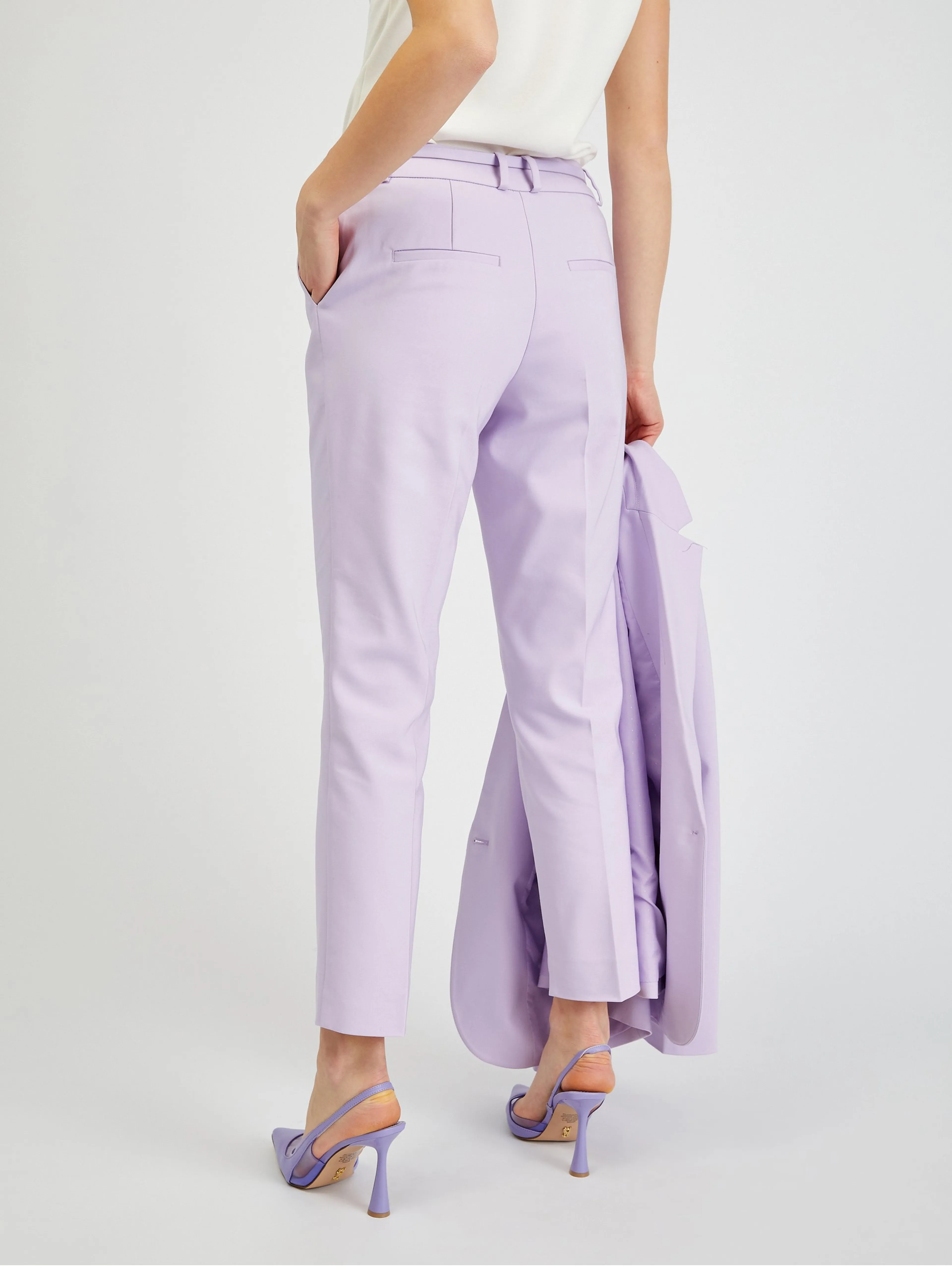 Hellviolette Damenhose mit Gürtel ORSAY