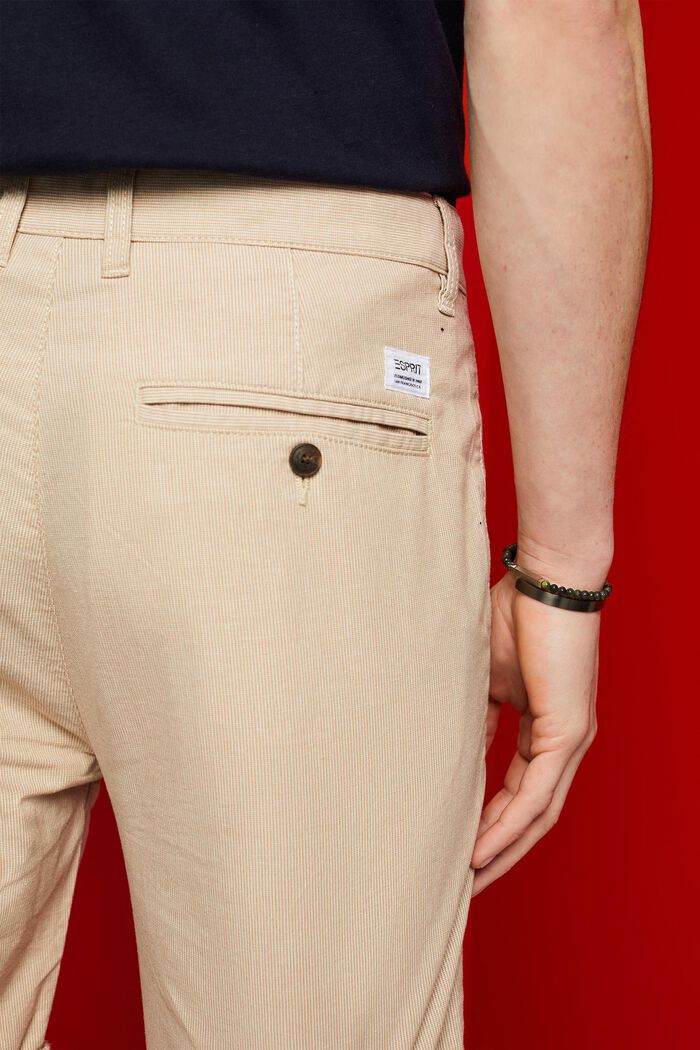 Zweifarbige Chino-Shorts