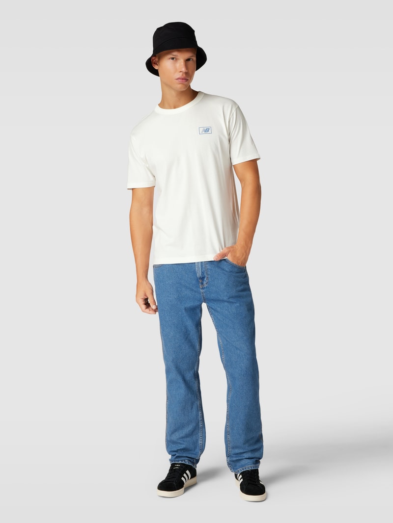 T-Shirt mit Label-Detail in offwhite