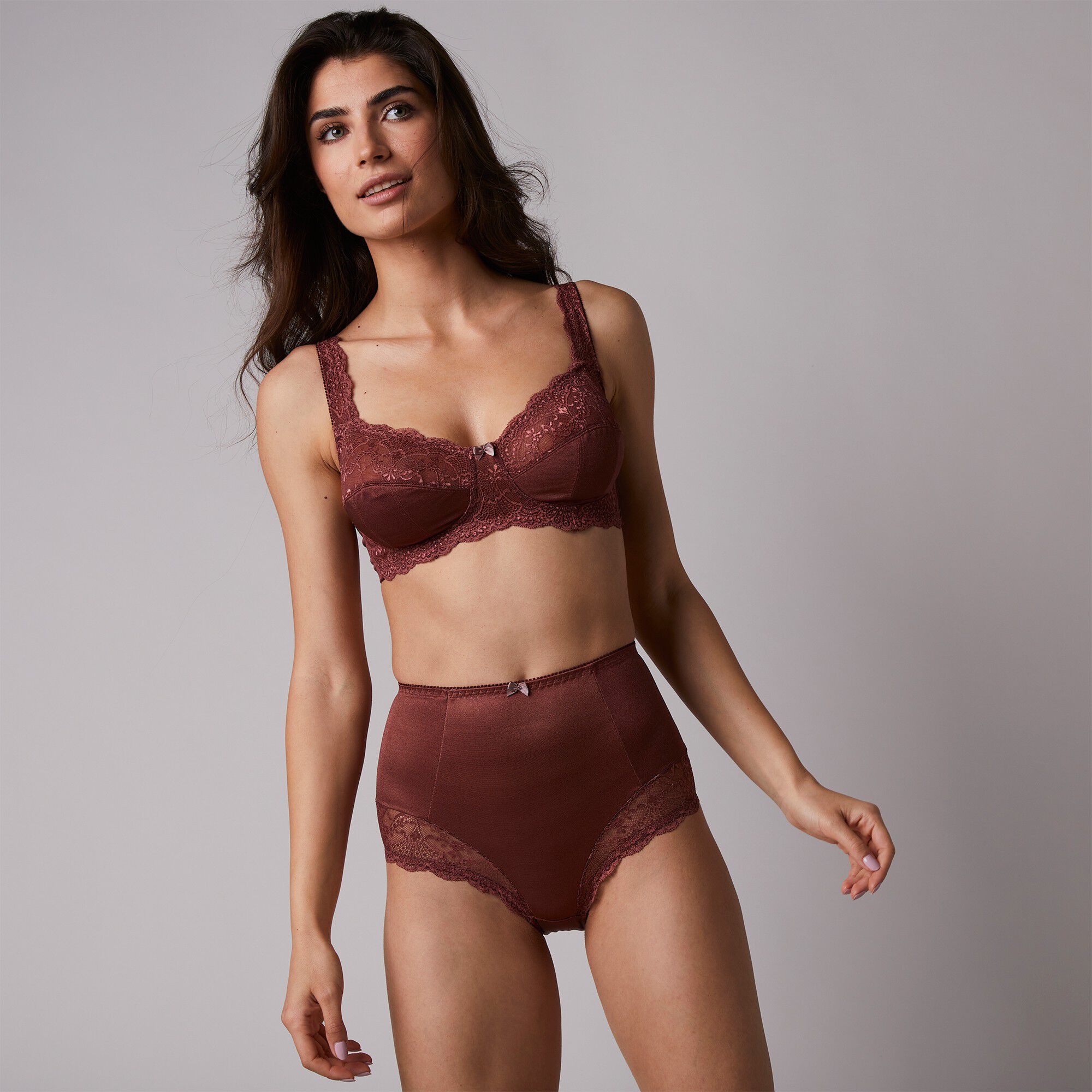 Soutien-gorge maille satinée et dentelle Salford sans armatures