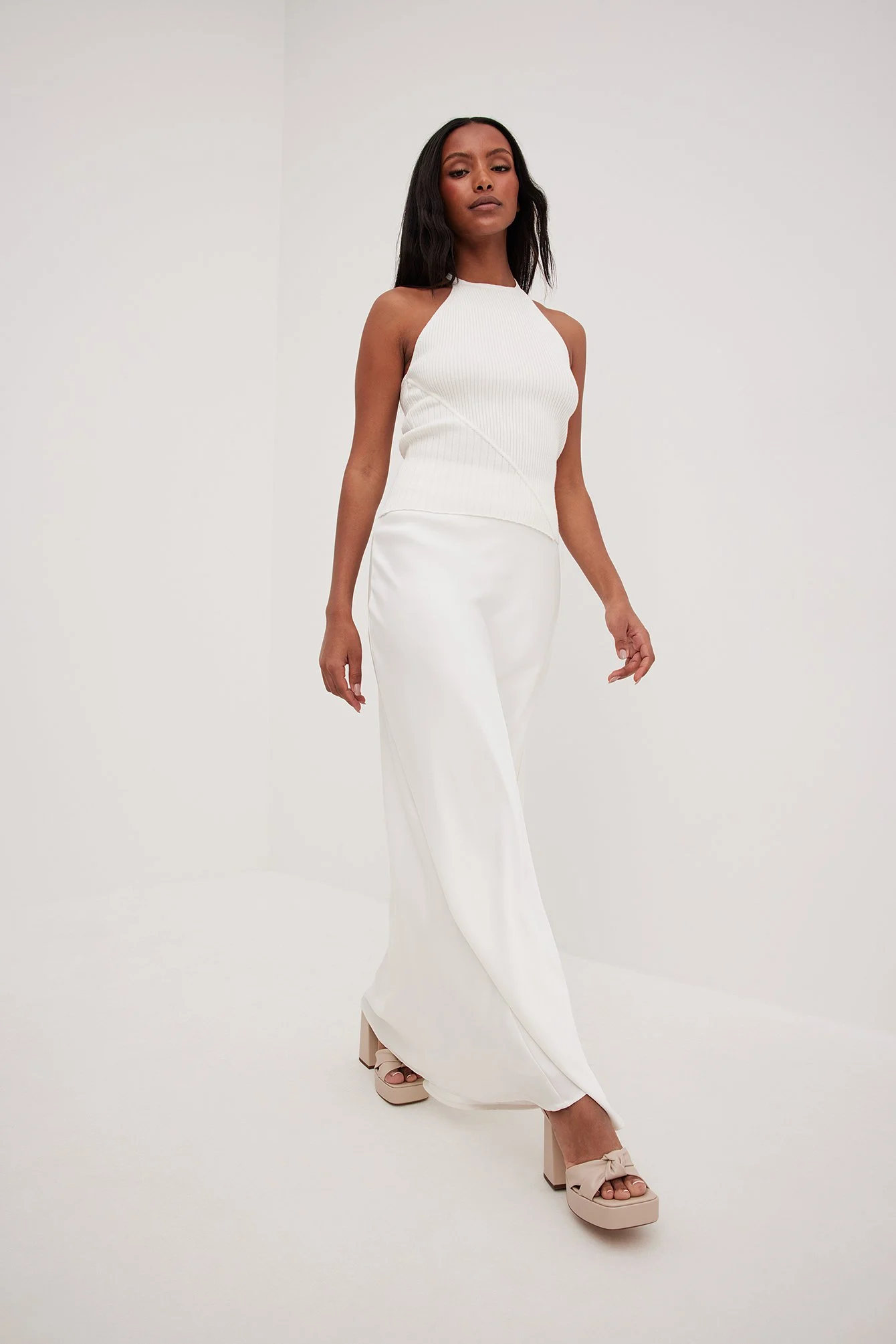 Plateau-High-Heels mit Knotendetail