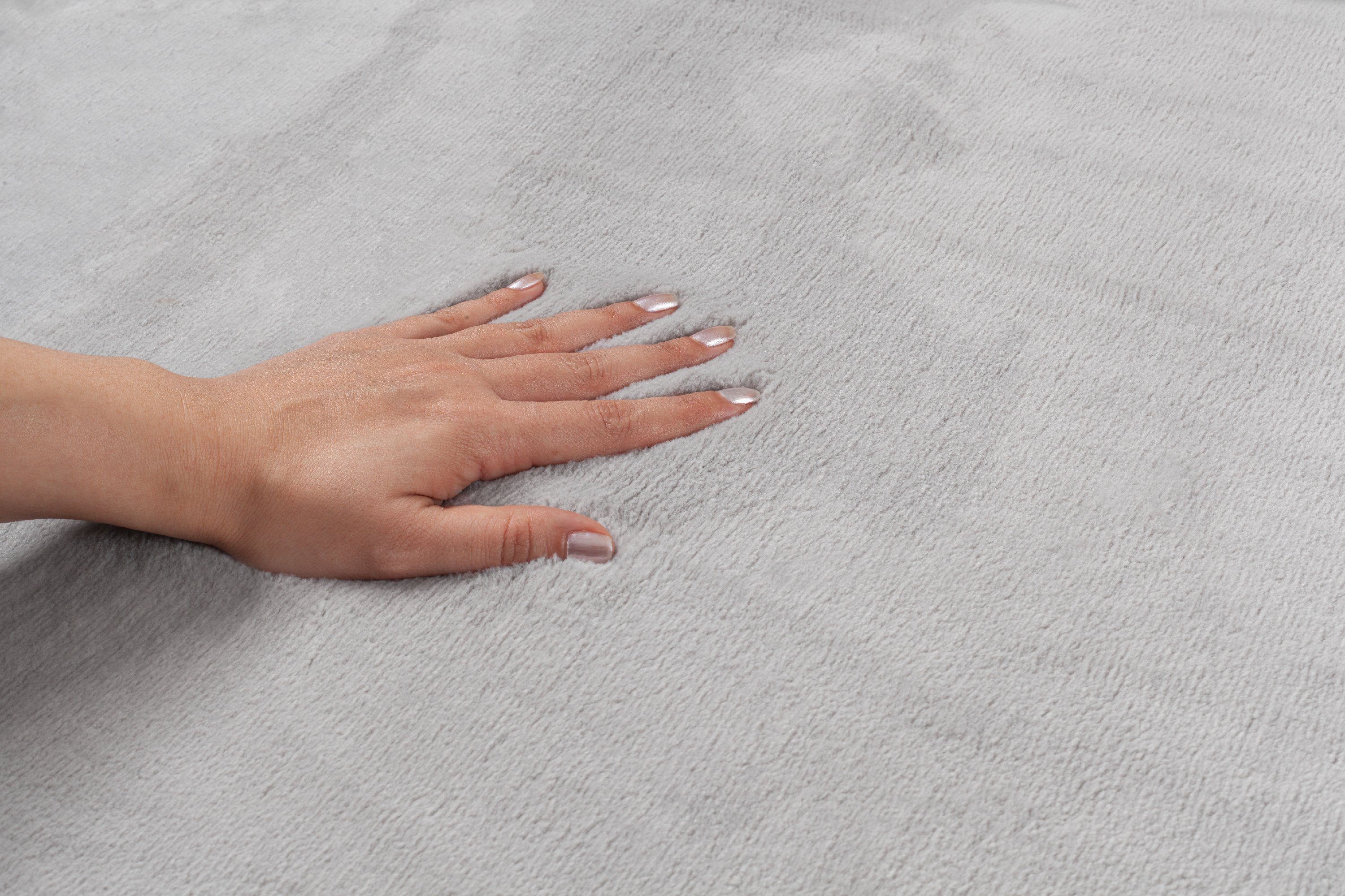 Hochflor-Teppich Teppich Lina Moderner Teppich, Super Soft, Kunstfell, Felloptik, the carpet, Rechteck, Höhe: 16 mm, Wohnzimmer, Schlafzimmer, Flauschig, Langflor