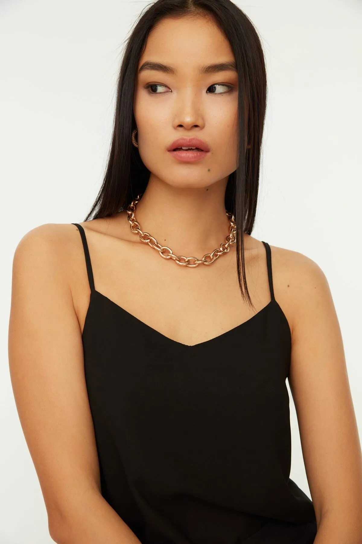 Trendyol Collection  Schwarze Basic-Trägerbluse aus Webstoff TWOSS19BB0224