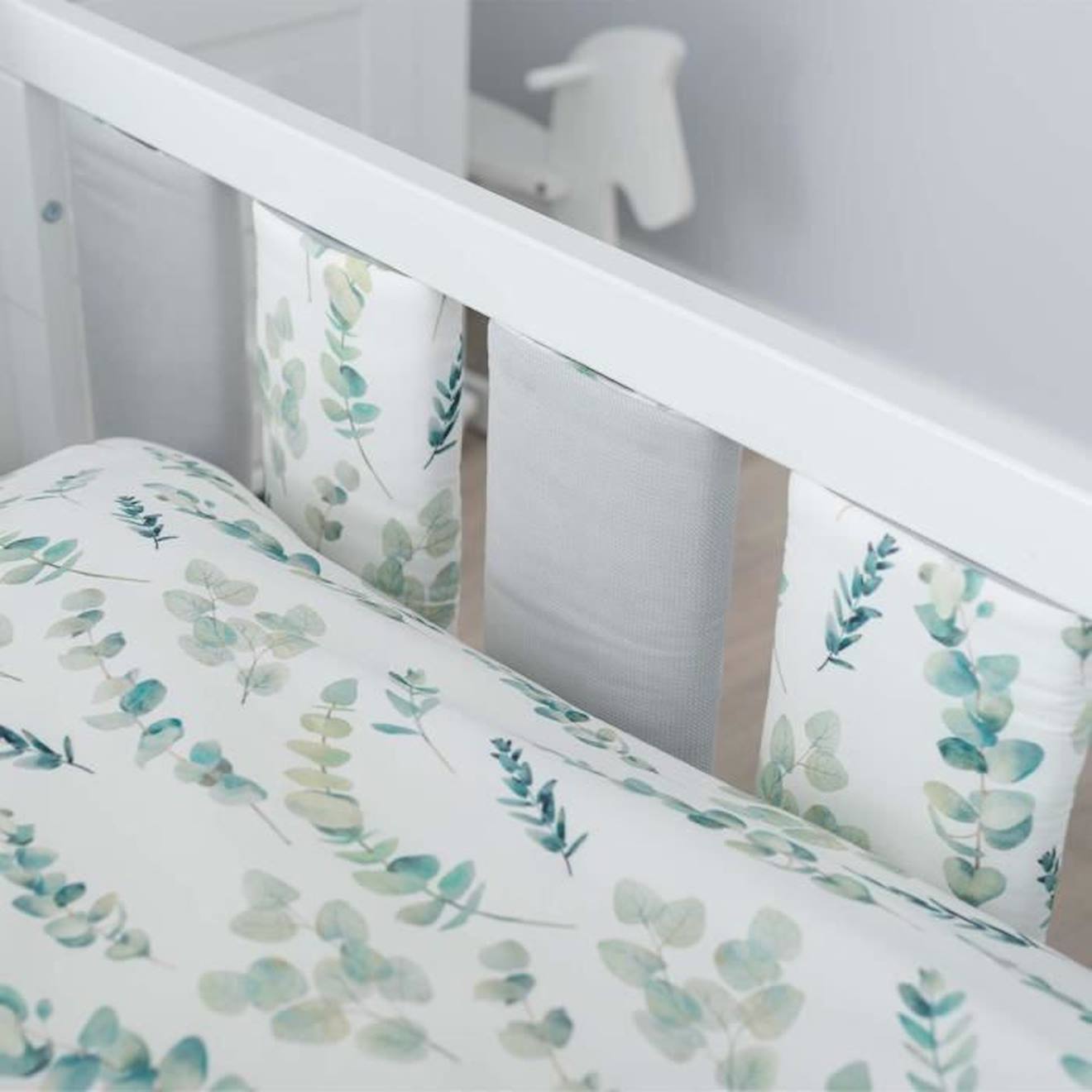 Tour de lit modulable et réversible, Eucalyptus Multicolore Pour lit bébé de 60x120 ou 70x140 cm blanc