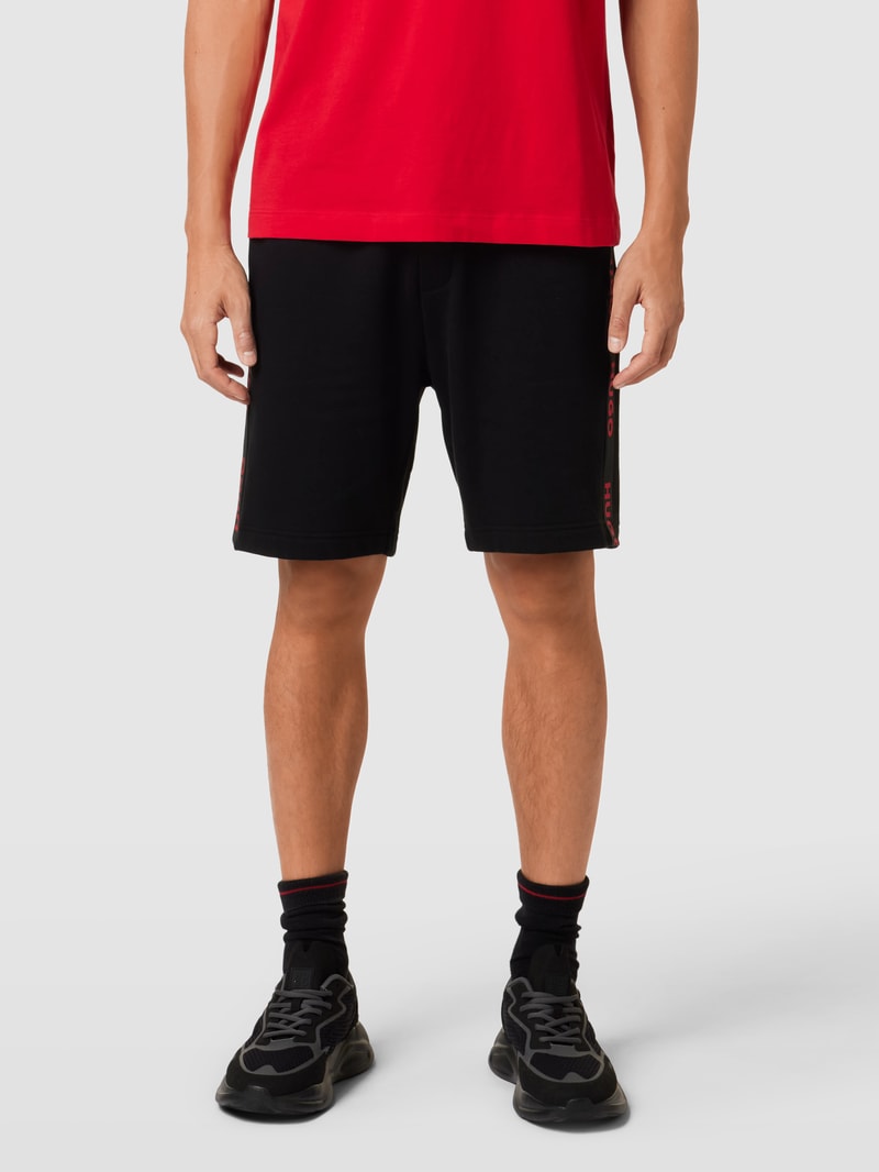Sweatshorts mit elastischem Bund in schwarz
