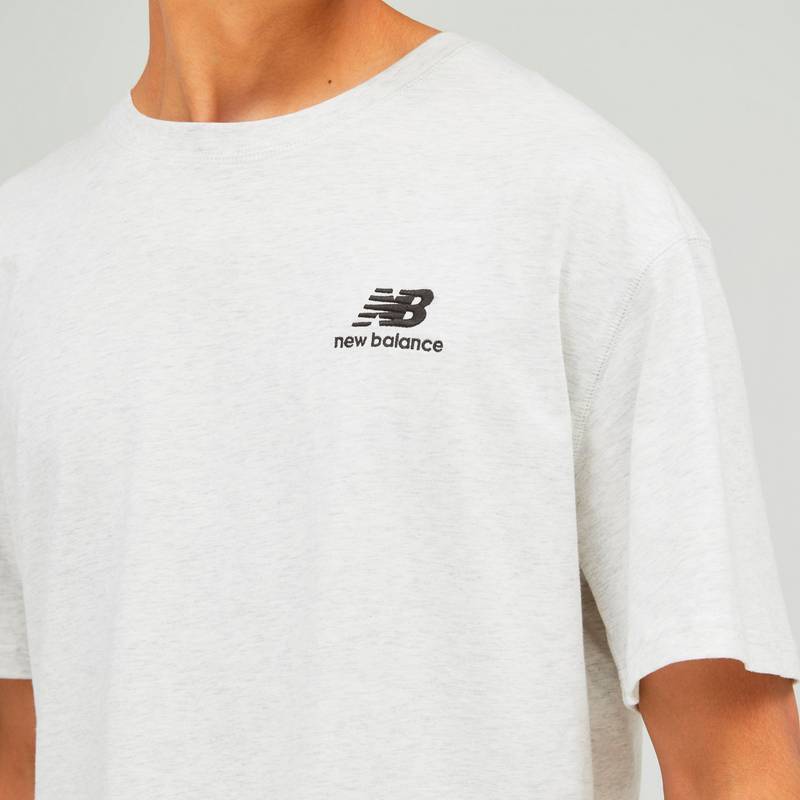 NEW BALANCE Essentials T-Shirt