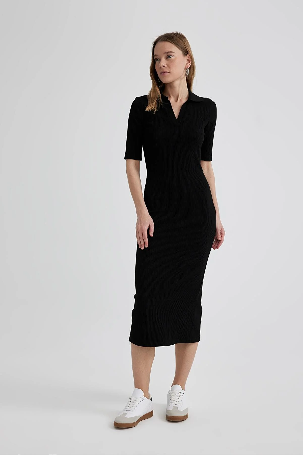 DeFacto  Figurbetontes, geripptes Camisole-Midi-Kurzarmkleid mit Polo-Ausschnitt