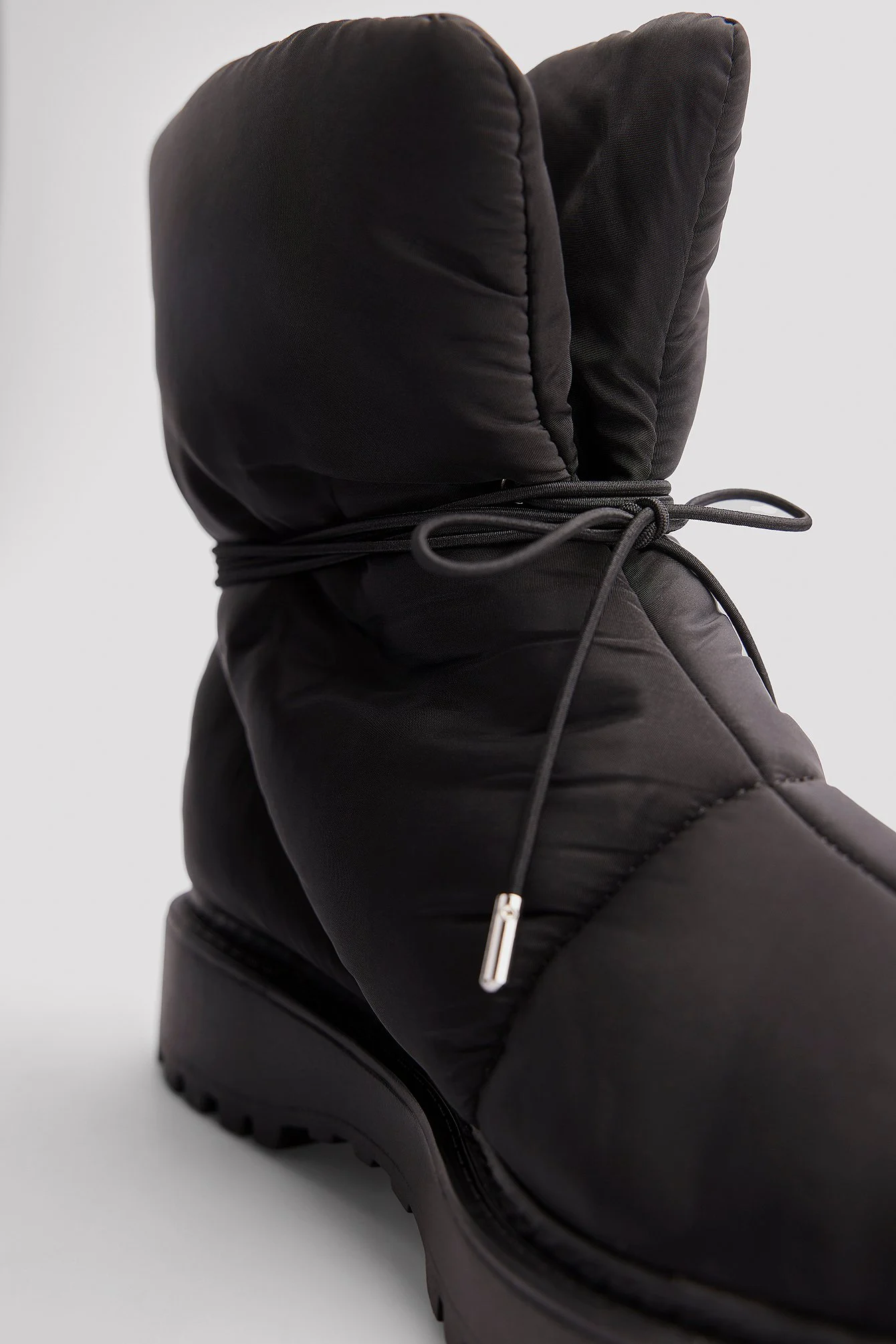 Bauschige Steppstiefeletten