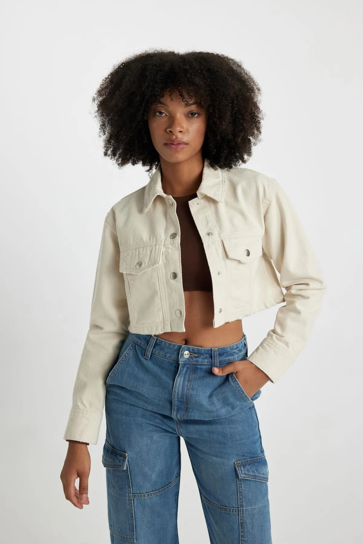 DeFacto  Kurze Gabardine-Hemdjacke im Oversize-Schnitt B4208ax23au