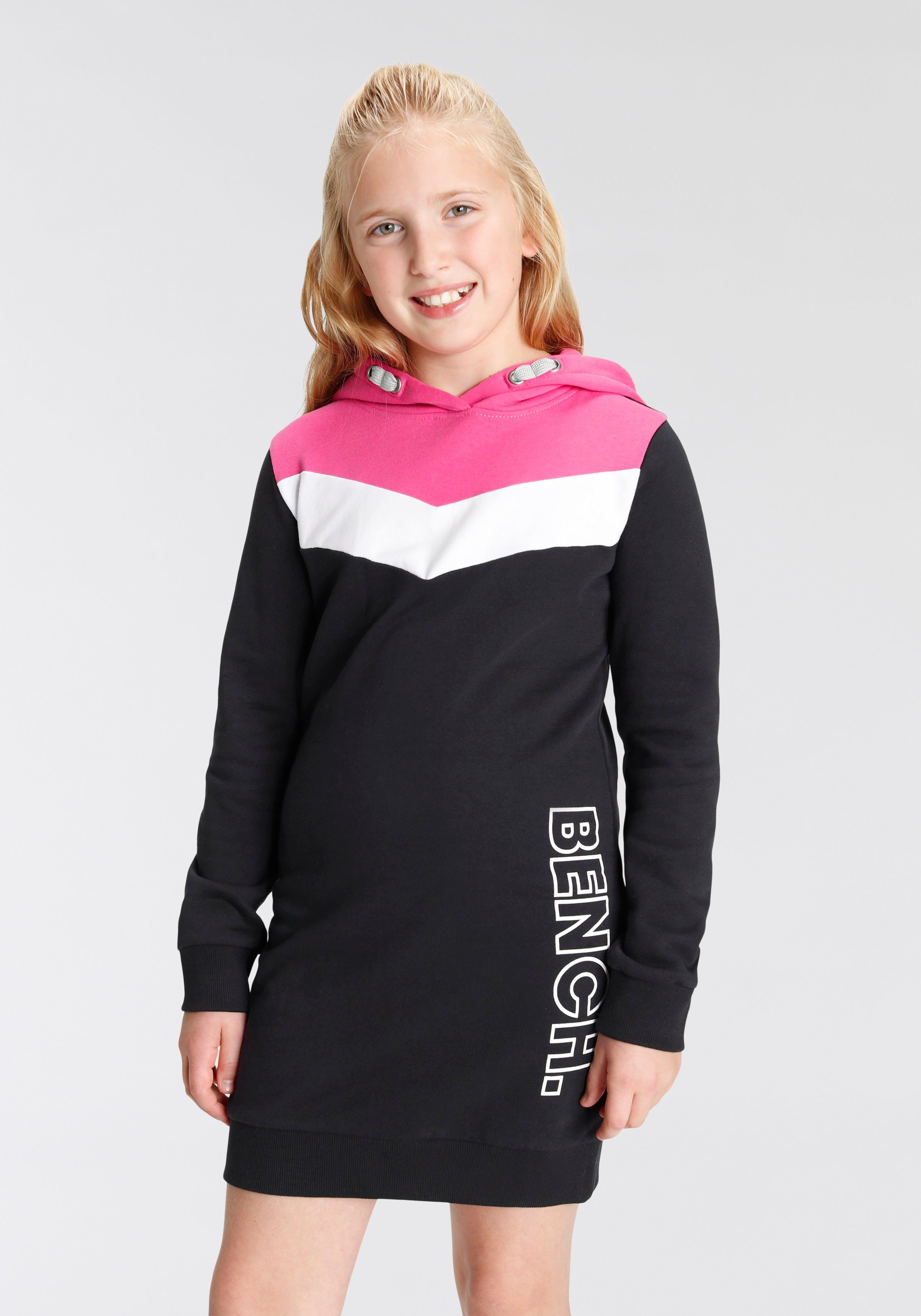 Bench. Sweatkleid mit Kapuze und Logodruck