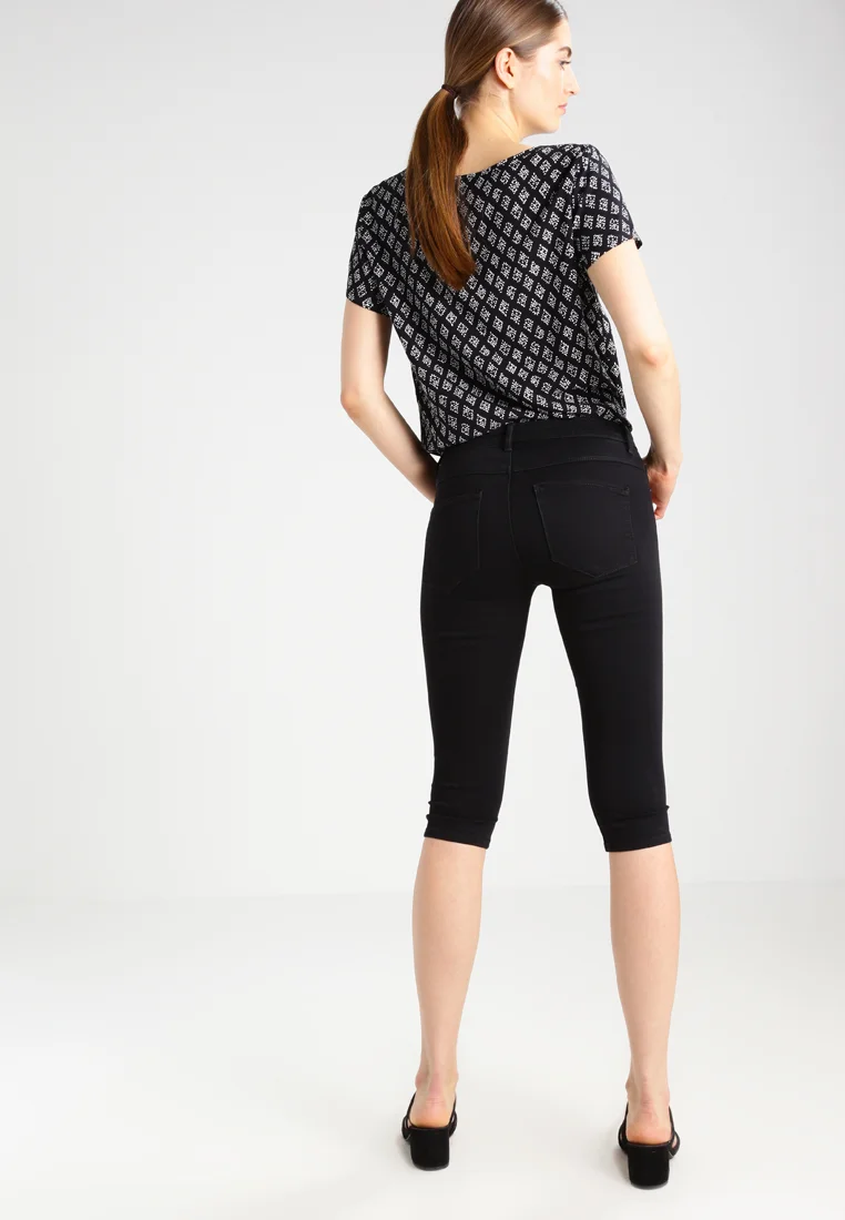 SOLO ONLRAIN REG SK KNICKERS - Pantalones cortos vaqueros