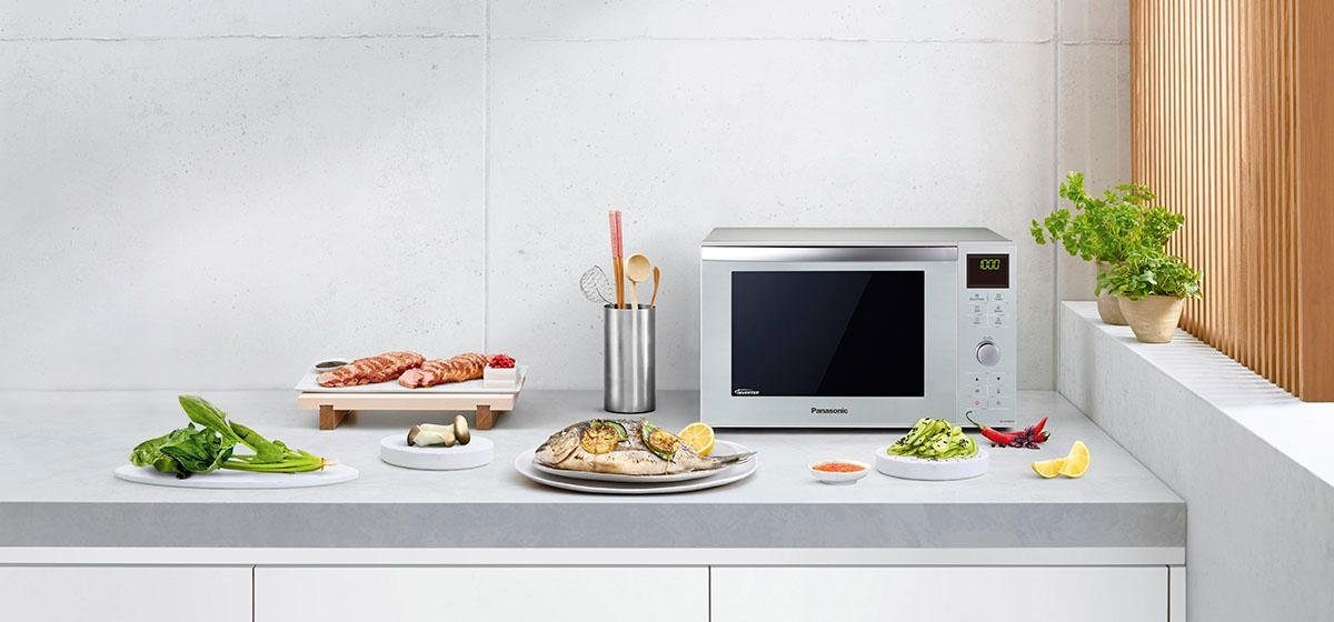 Panasonic Mikrowelle NN-DF385MEPG, Grill, Ober-/Unterhitze, 23 l