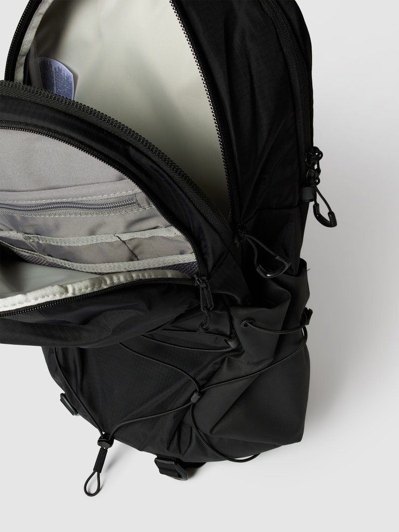 Rucksack mit Label-Detail Modell 'BOREALIS' in schwarz