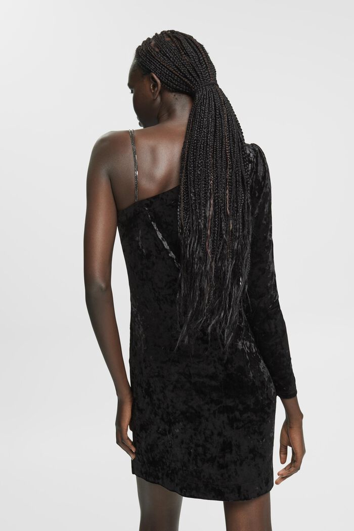Samtkleid im One-Shoulder-Design mit Kettenträger