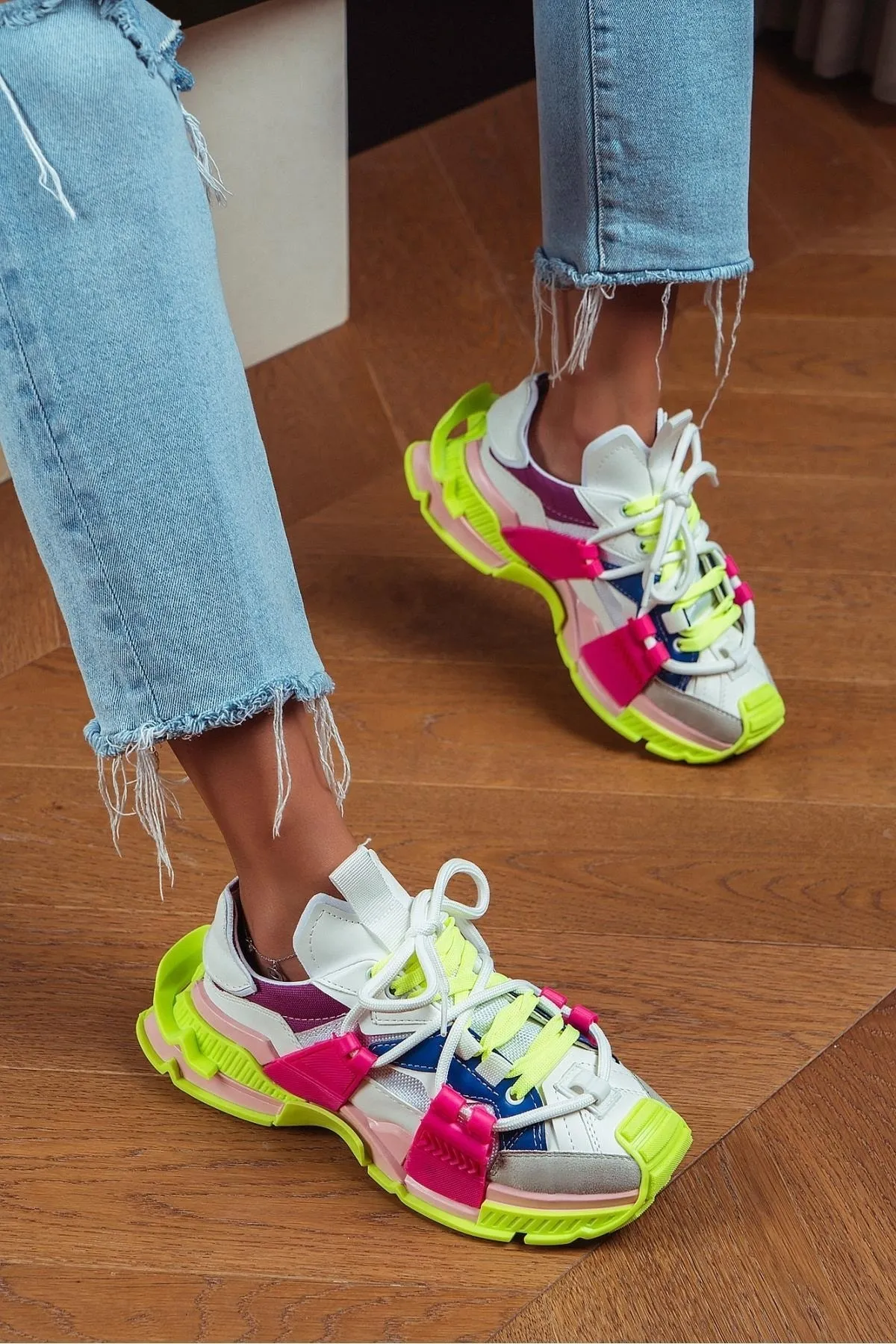 NİŞANTAŞI SHOES  Oslo Neongrüne Fuchsia Matte Spitze Detaillierte Damen-Sportschuhe mit dicker Sohle