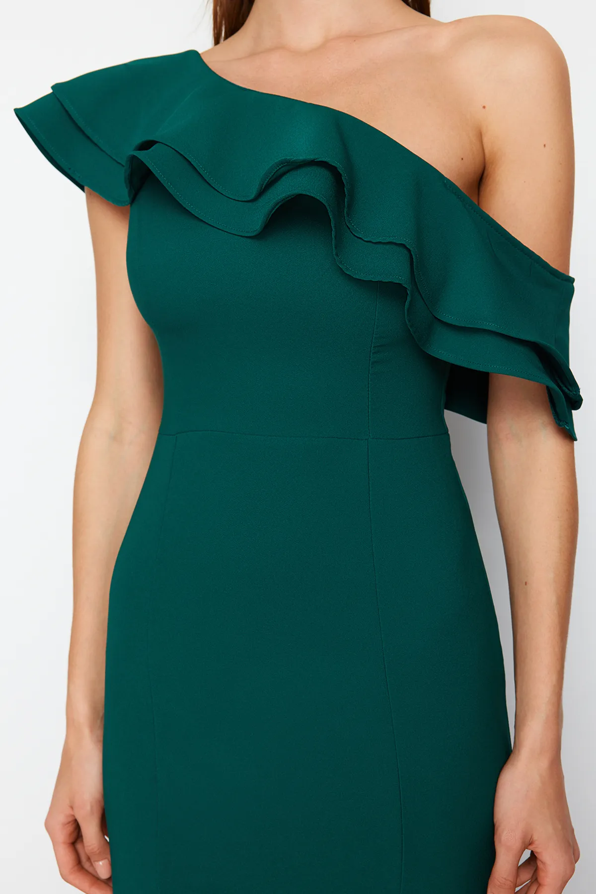 Trendyol Collection  Smaragdgrünes, gewebtes Abendkleid mit Volants TPRSS24AE00066