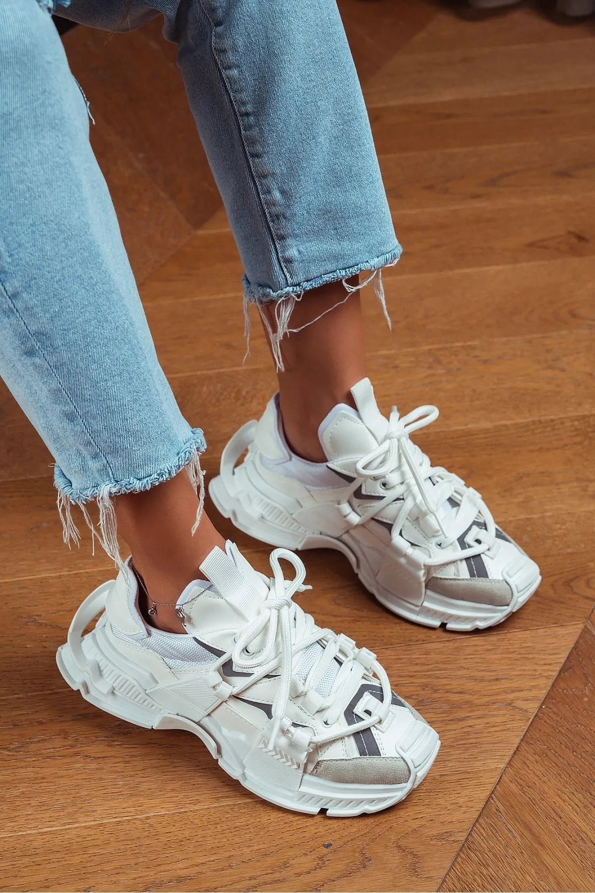 NİŞANTAŞI SHOES  Oslo Weiß Matte Spitze Detaillierte Damen-Sportschuhe mit dicker Sohle
