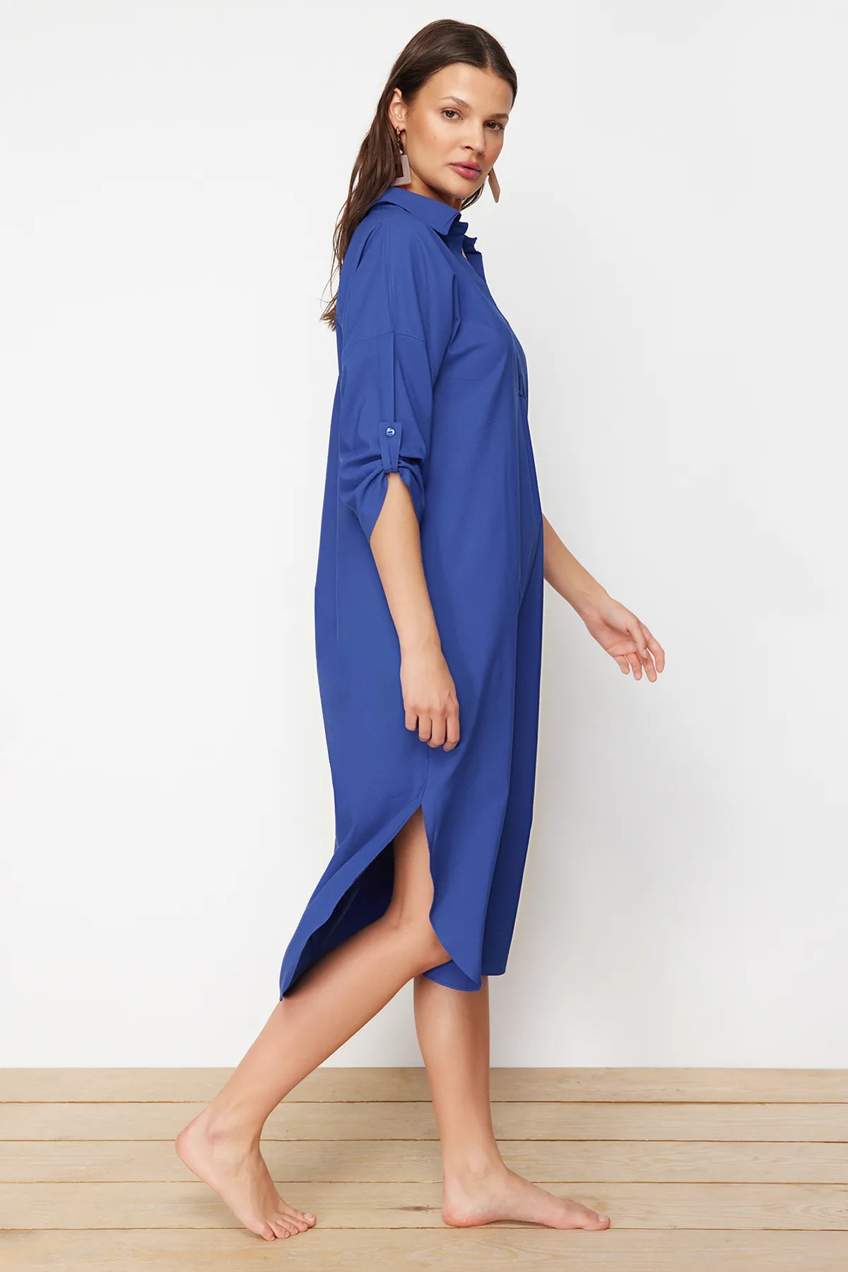 Trendyol Collection  Saks Midi-Strandkleid mit gewebtem Schlitz TBESS21EL3847