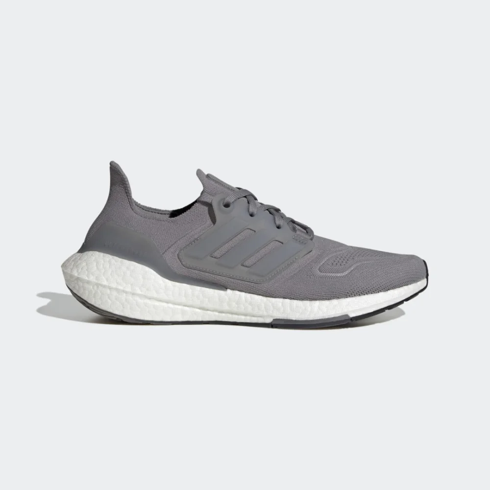 adidas Ultraboost 22 GX5460 / grau