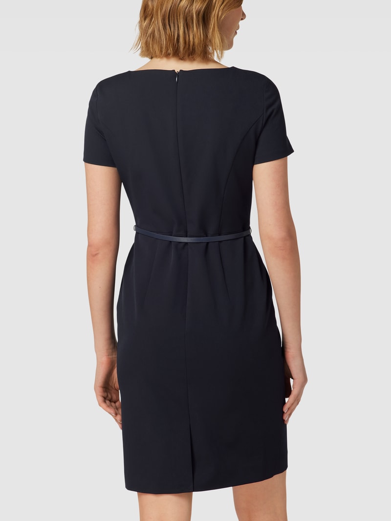 Kleid mit Rundhalsausschnitt in marineblau