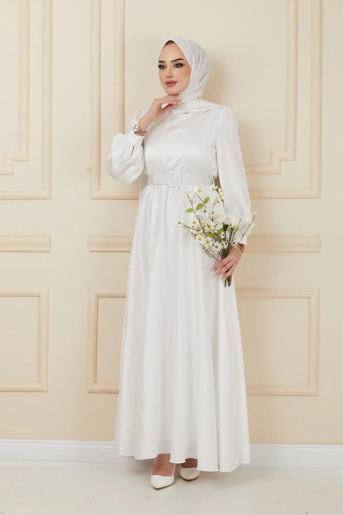 Olcay  Ausgestelltes Abendkleid mit Gürtelzubehör Ecru 1602