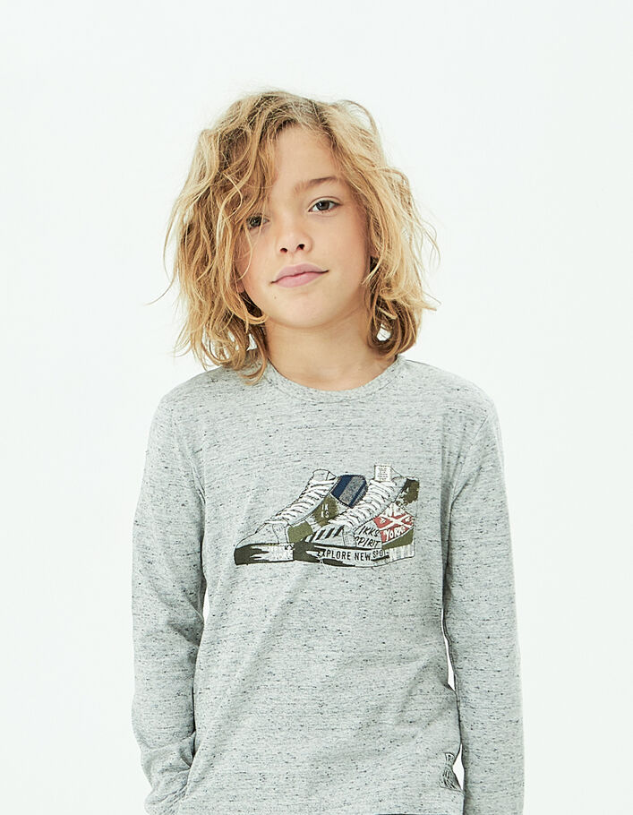 T-shirt gris chiné avec sneakers brodées garçon