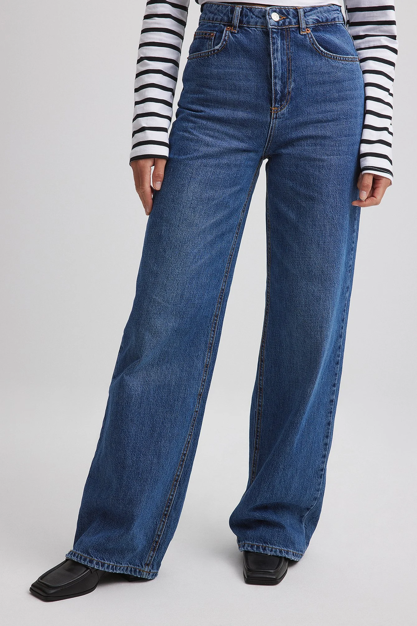 Weite Jeans mit hoher Taille