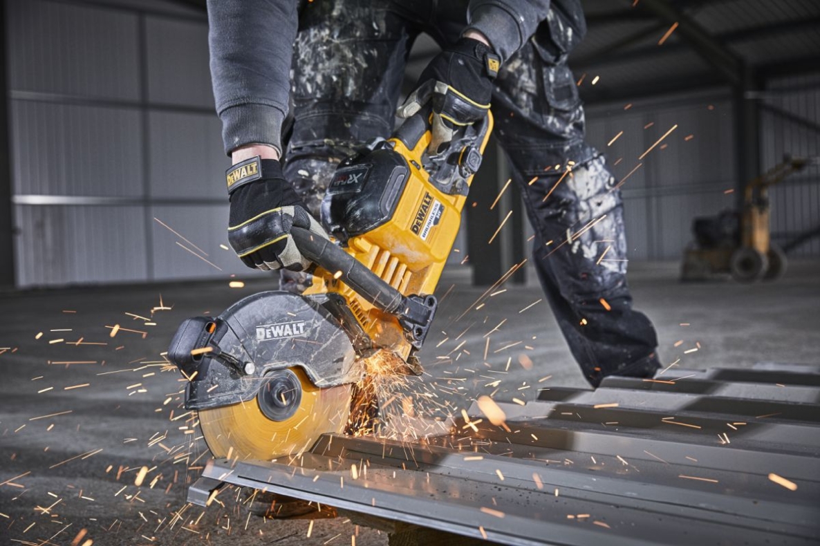 DeWalt DCS691N-XJ FlexVolt Akumulátorová rozbrusovacia píla 230 mm 54 V bez batérií a nabíjačky