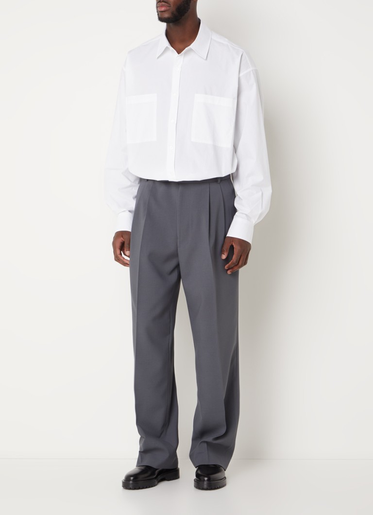 Camisa oversized Gus da Frankie Shop com bolsos no peito.
