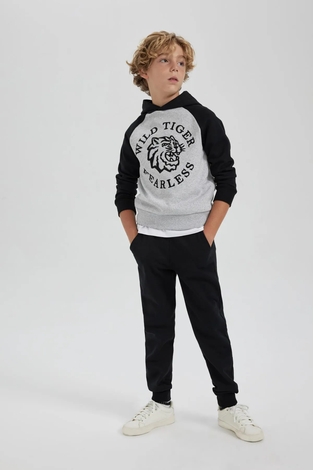 DeFacto  Bedrucktes Kapuzen-Sweatshirt-Jogginghose-Set für Jungen, 2-teilig