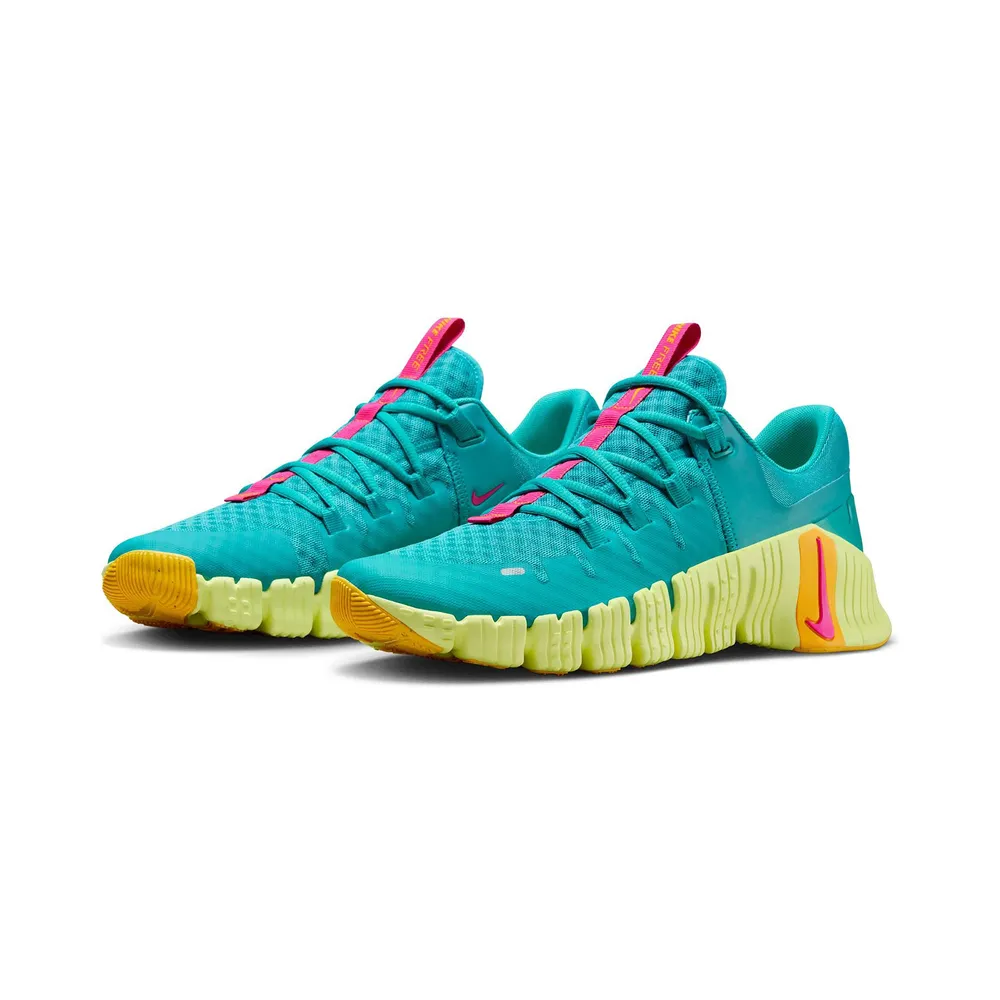 Nike Free Metcon 5 DV3949-302 / grün