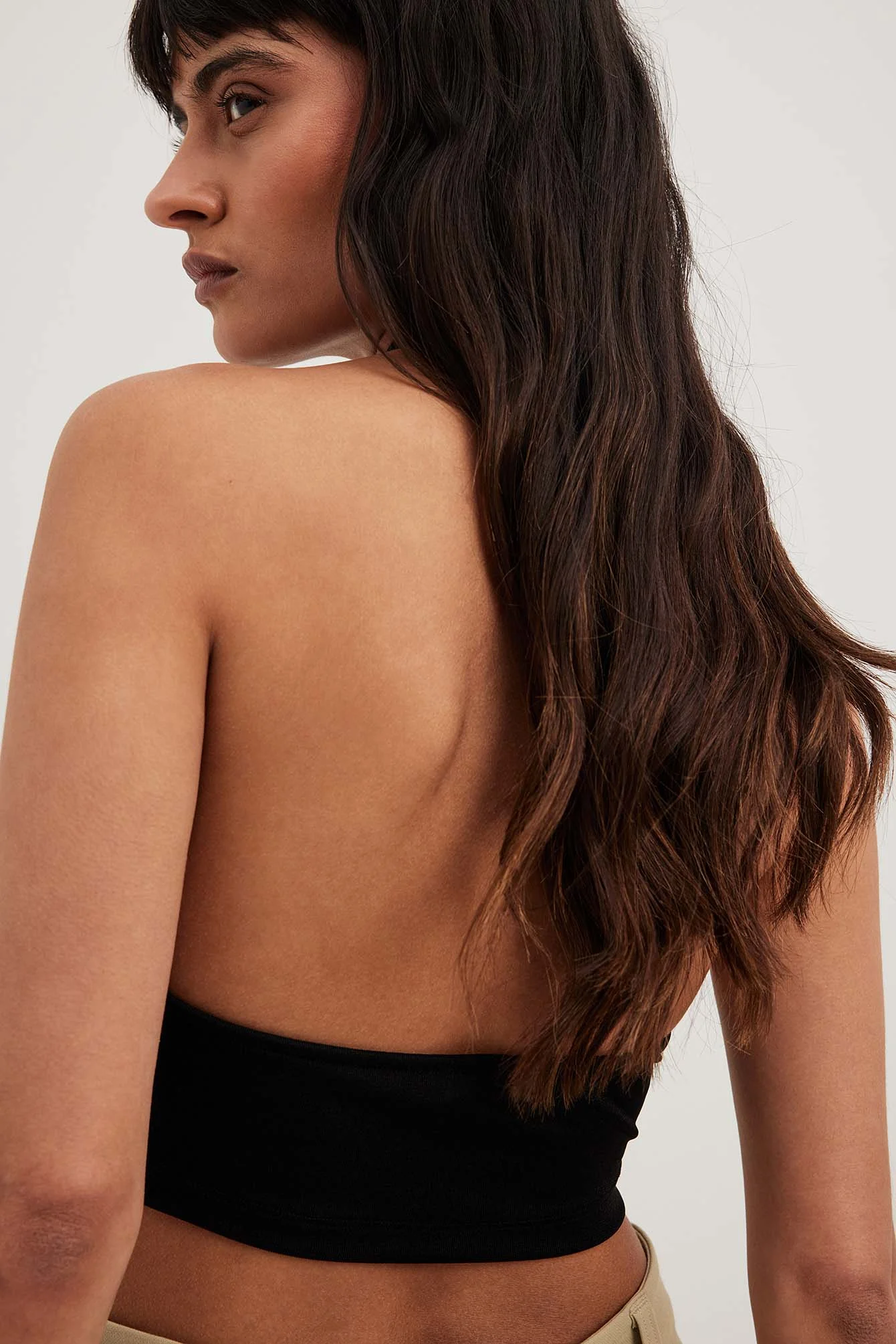 Neckholder-Top in Glanzoptik