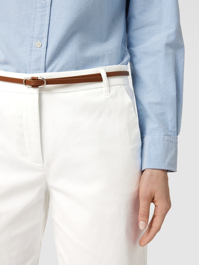 Shorts mit Eingrifftaschen Modell 'By Days' in offwhite