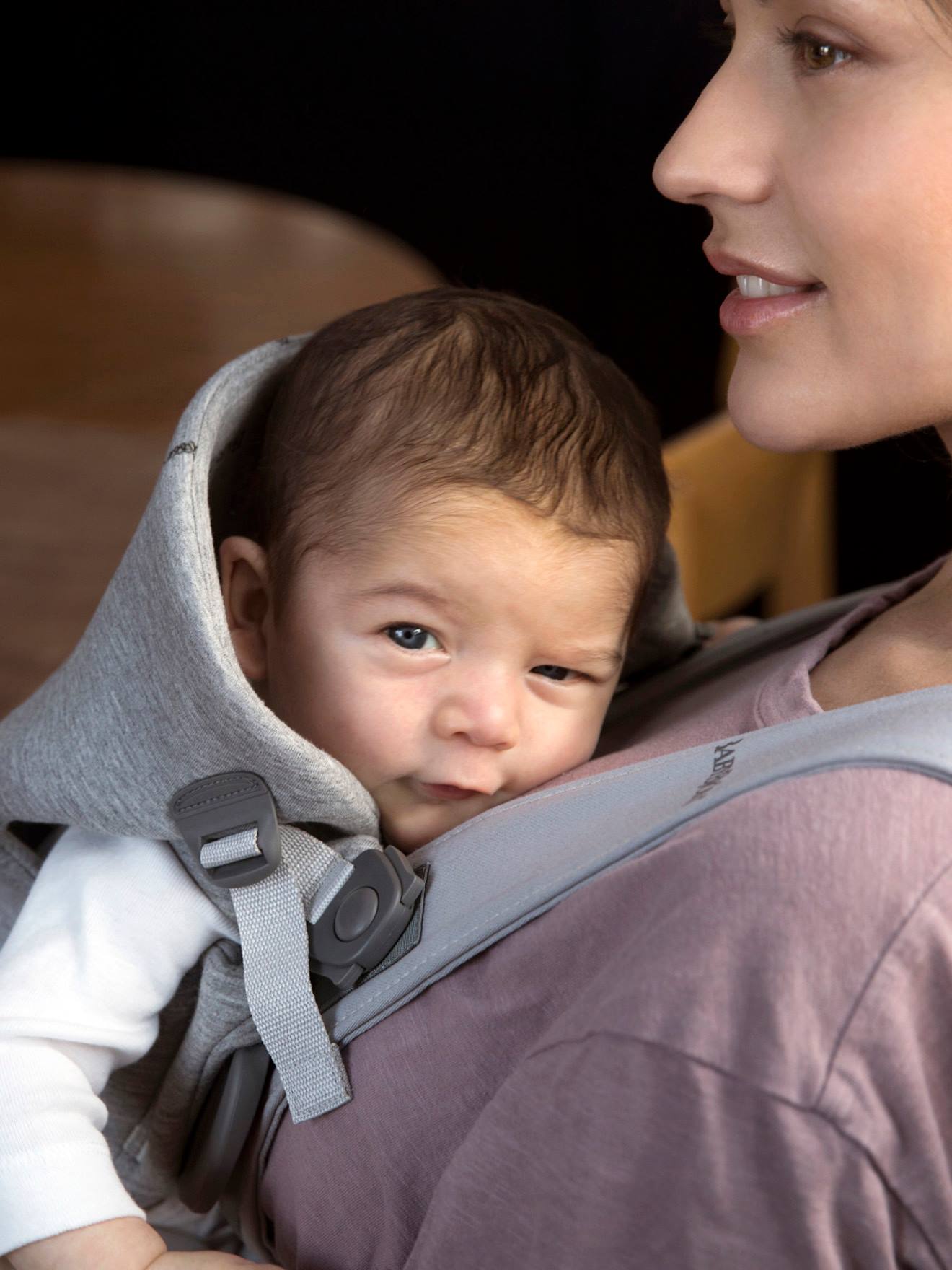 Baby bjorn Babytrage für Neugeborene MINI BABYBJÖRN - hellgrau