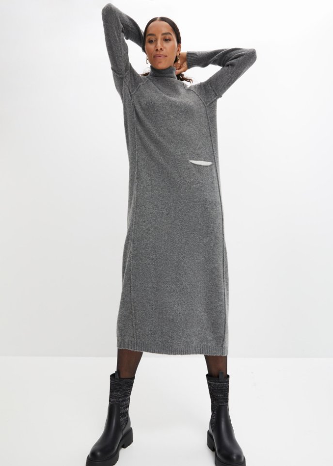 Strickkleid mit Tasche und recyceltem Polyester
