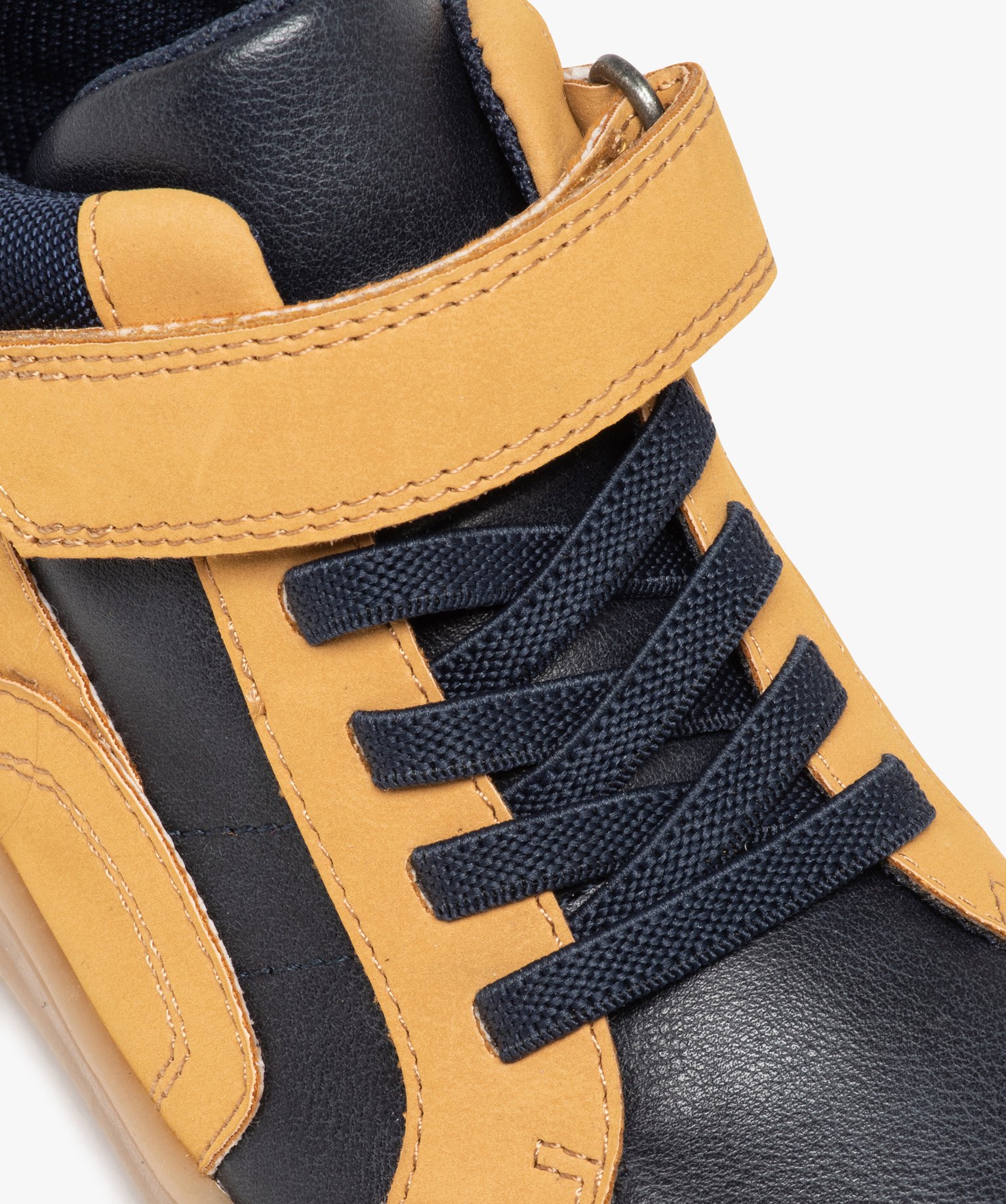 Baskets Garçon mid-cut bicolores à bout renforcé camel | GEMO