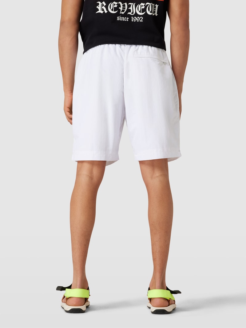 Shorts mit Label-Print in weiß