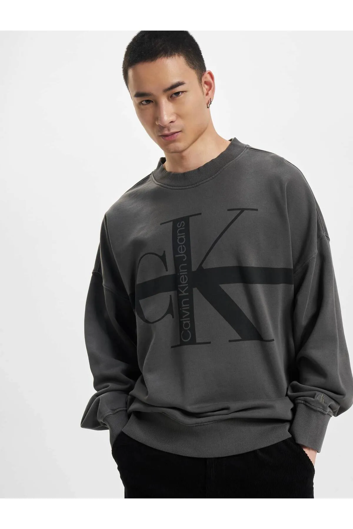 Calvin Klein  Unisex Calvin Klein Jeans Pullover mit gewaschenen Streifen