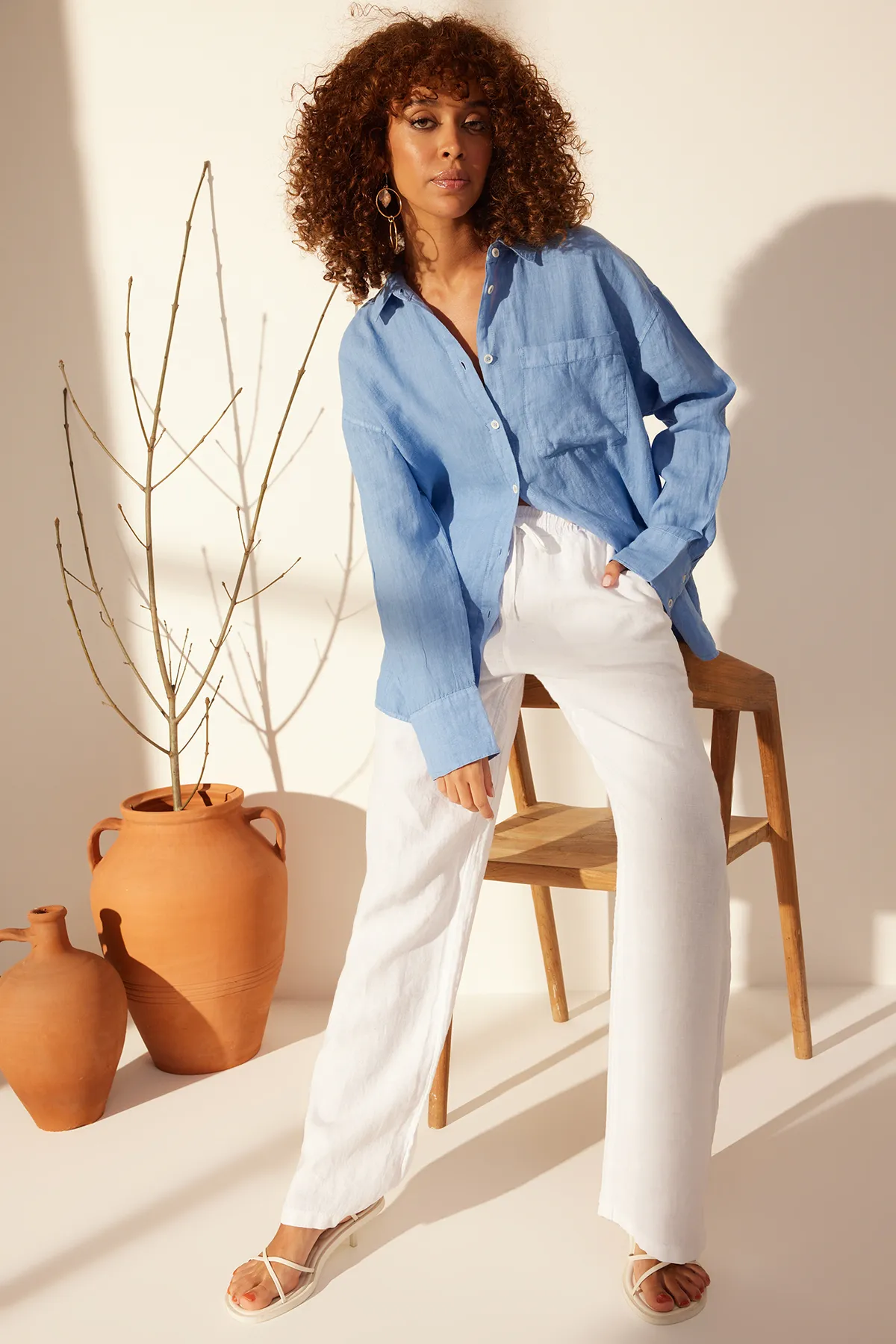 Trendyol Collection  Blaues Oversize-Hemd aus 100 % Leinen TWOSS23GO00443