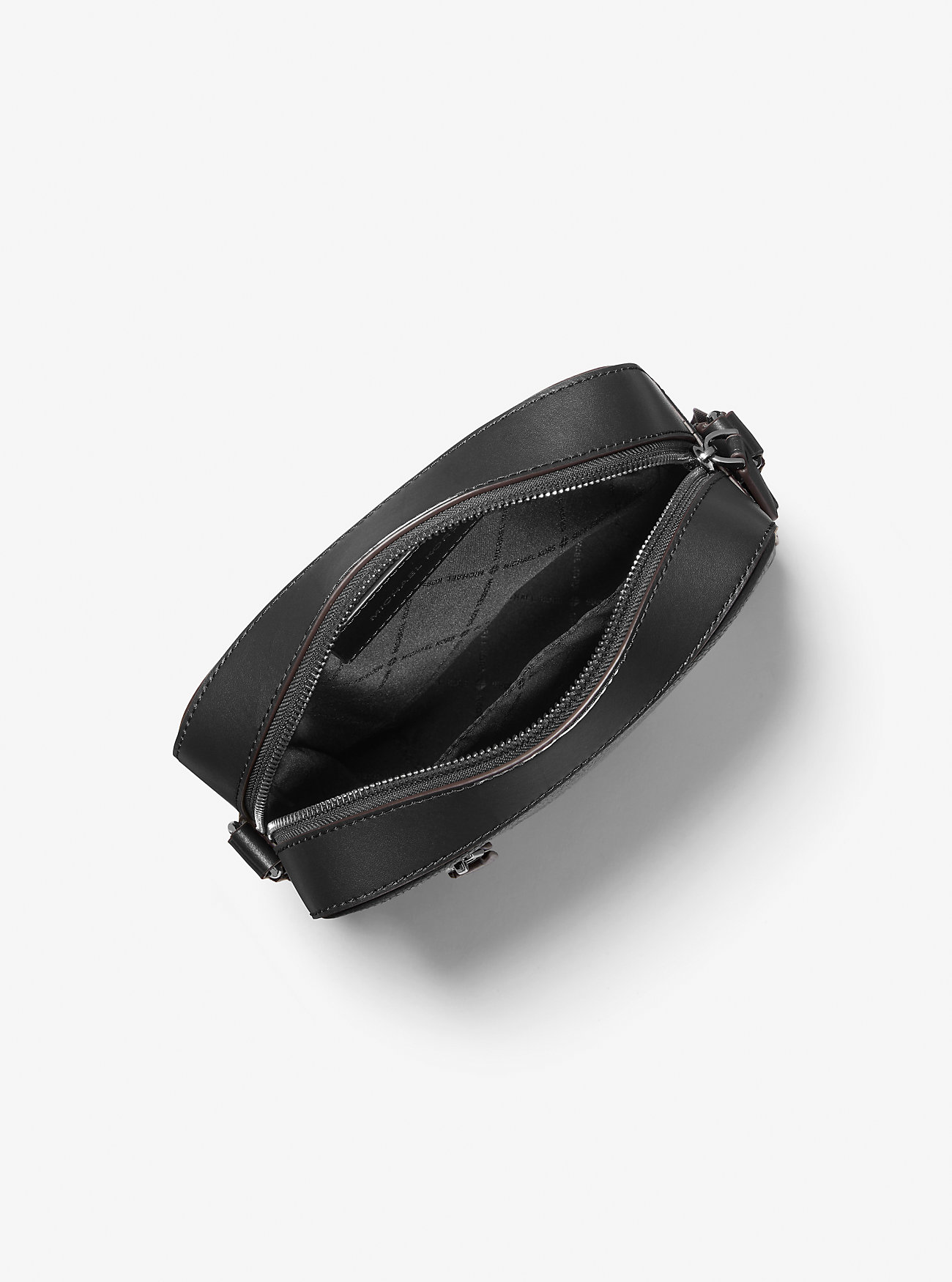 Hudson Pebbled Leather Flight Bag - SVART