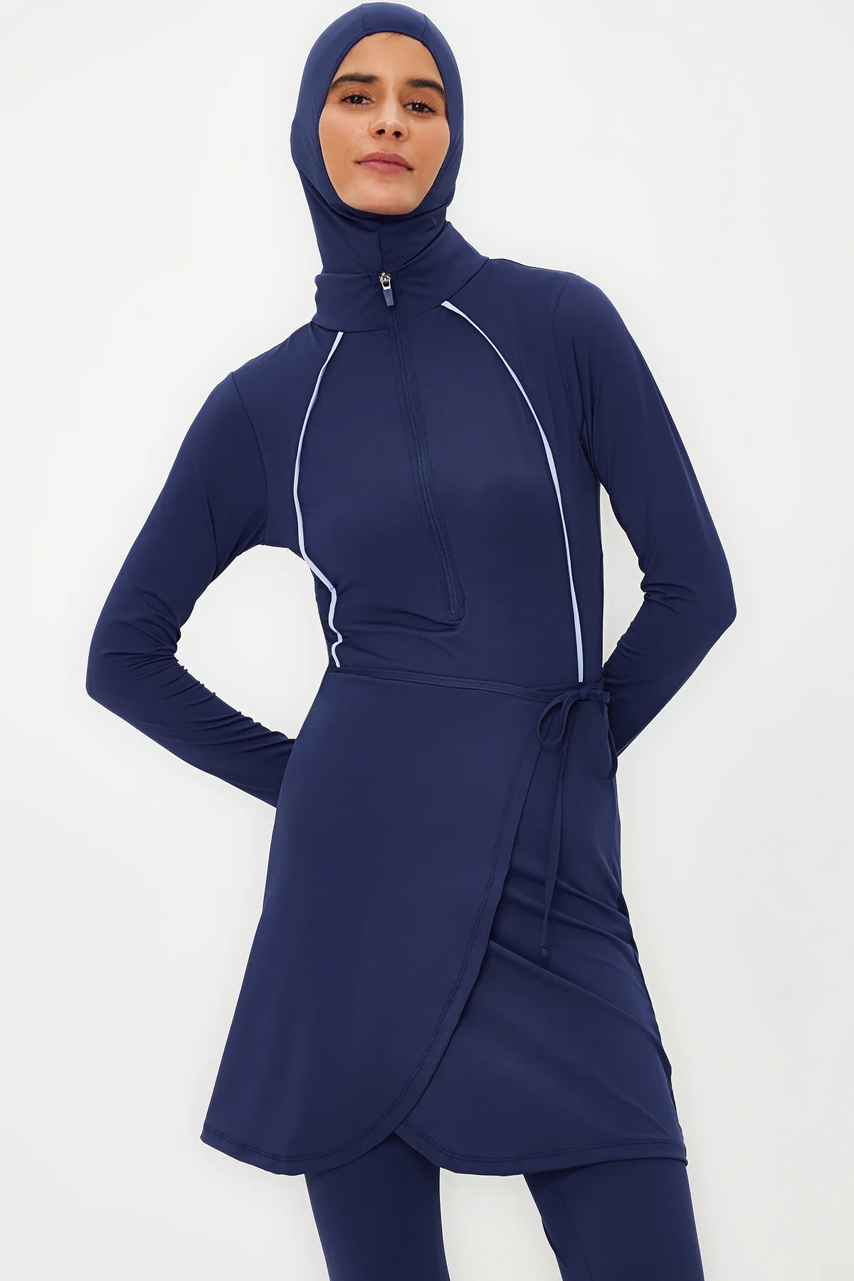 Trendyol Modest  Marineblaues 4-teiliges Surf-Badeanzug-Set mit Streifen und detailliertem Ausschnitt TCTSS22CF0018