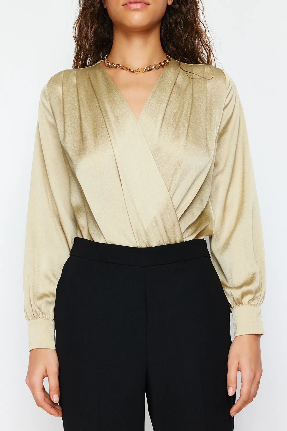 Trendyol Collection  Mintfarbener Satin-Body mit zweireihigem Kragen und Druckknopfdetail - TOFAW19BB0678