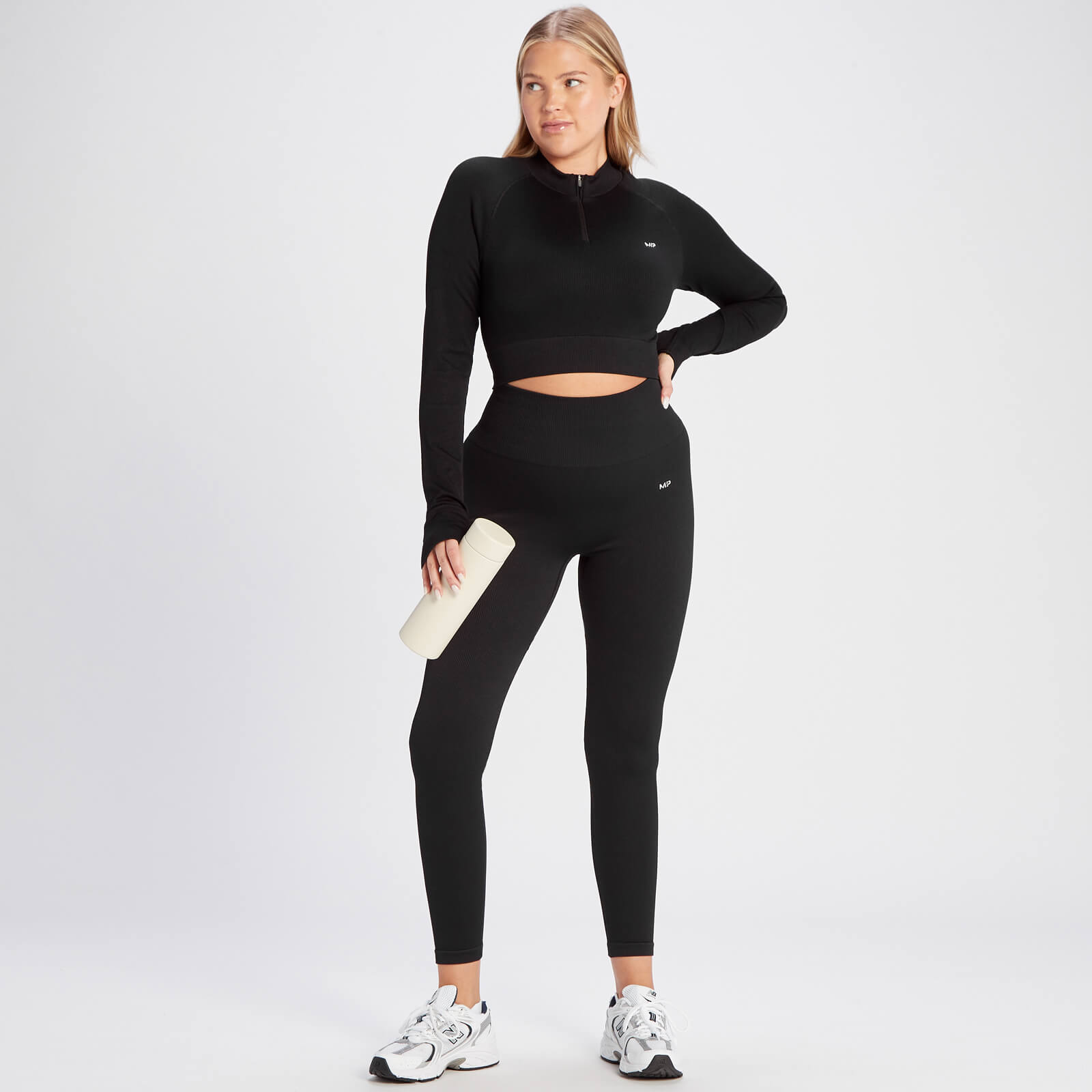 Crop top côtelé sans coutures à fermeture éclair ¼ MP Tempo pour femmes – Noir